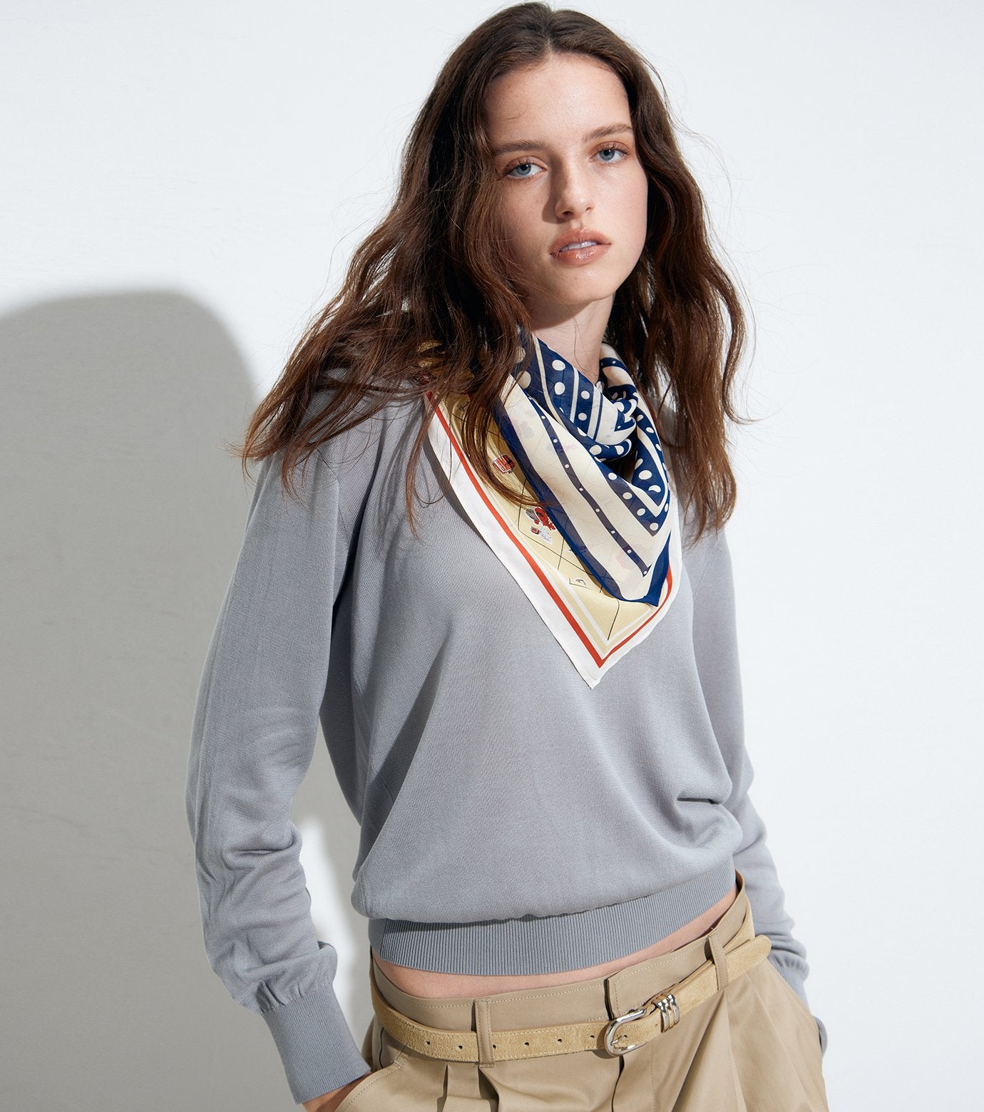 Detachable Scarf V Knit