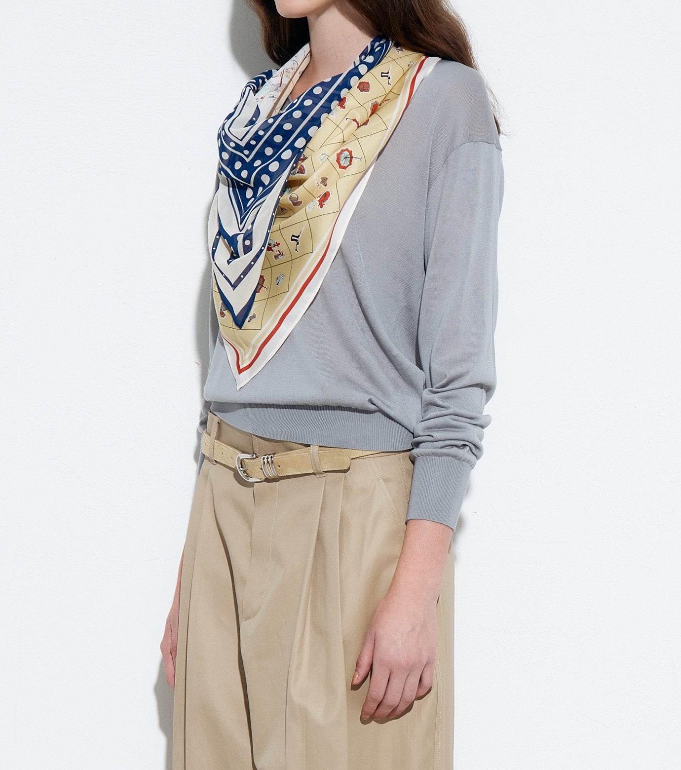 Detachable Scarf V Knit