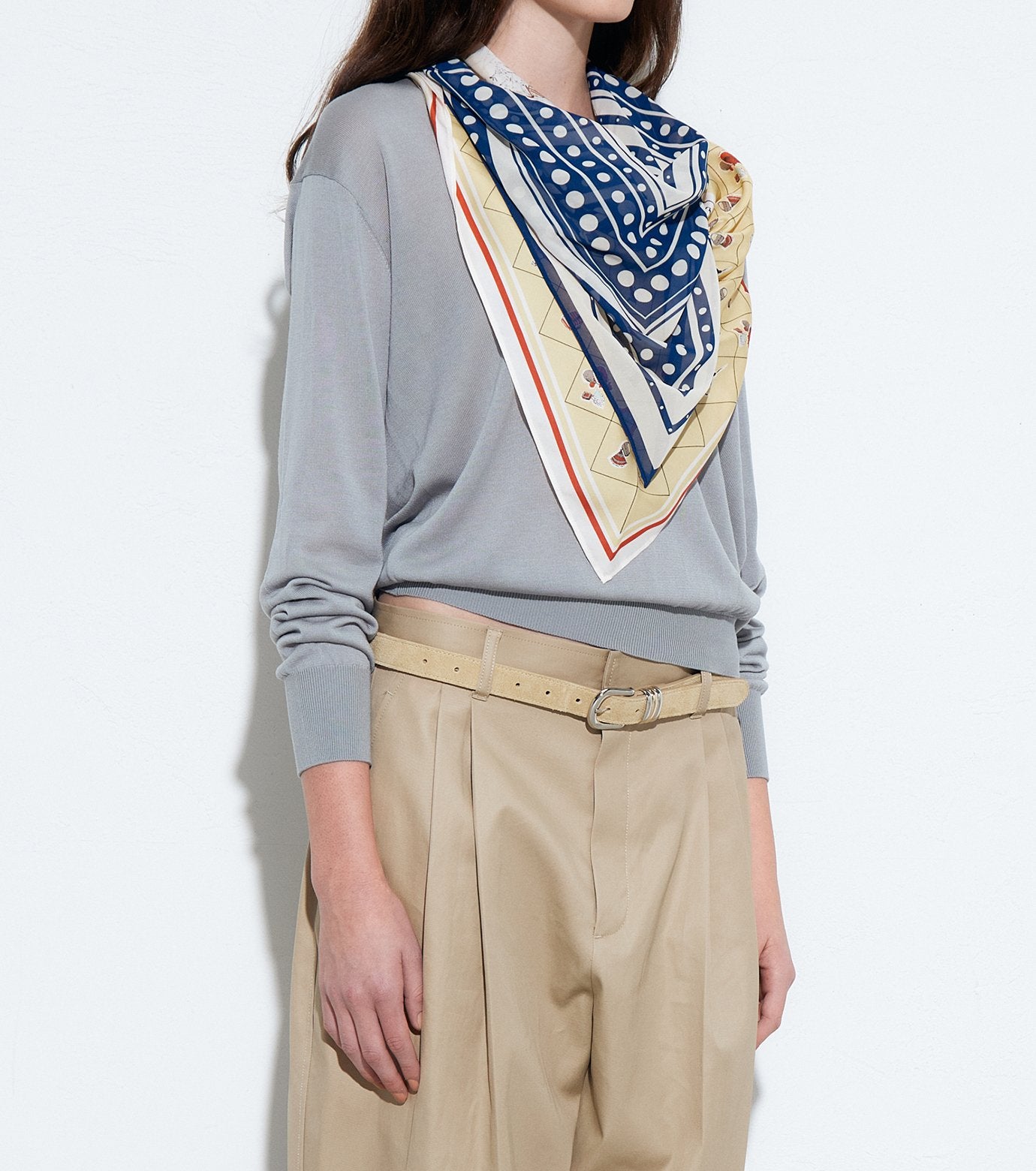 Detachable Scarf V Knit