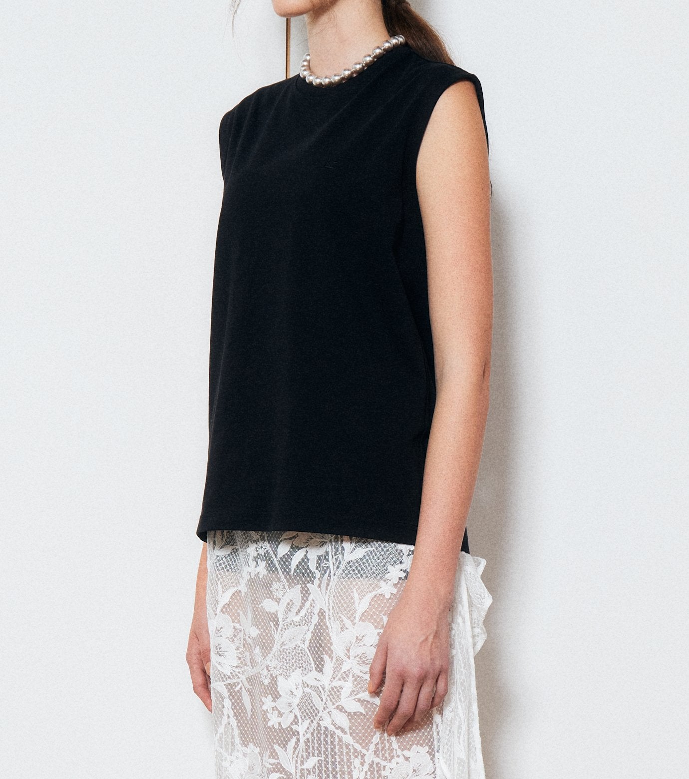 "LE" Sleeveless T-shirt