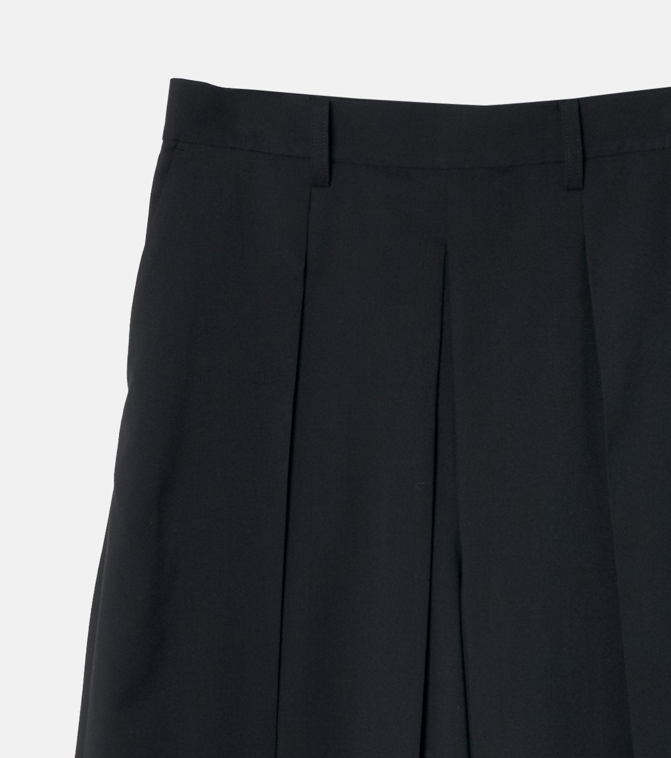 Pleated Half Pants
