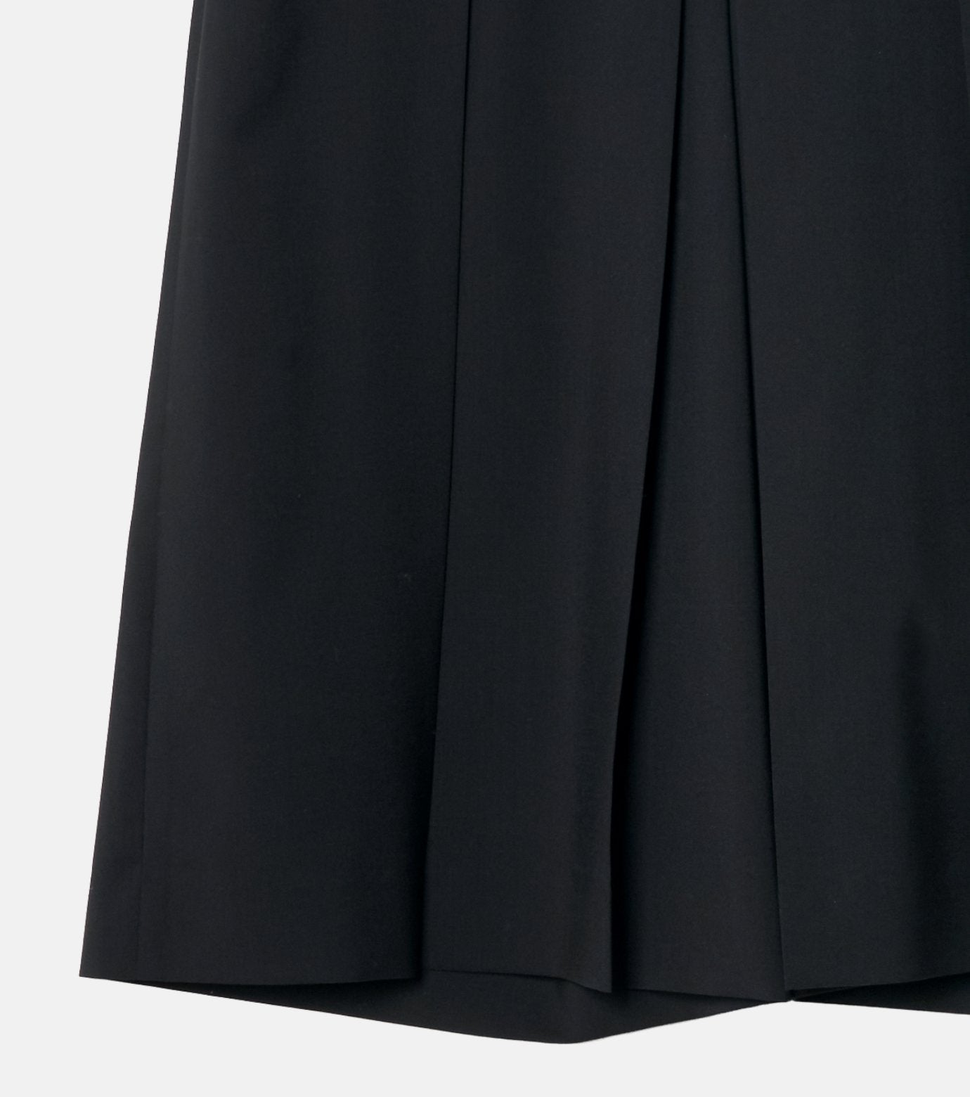 Pleated Half Pants