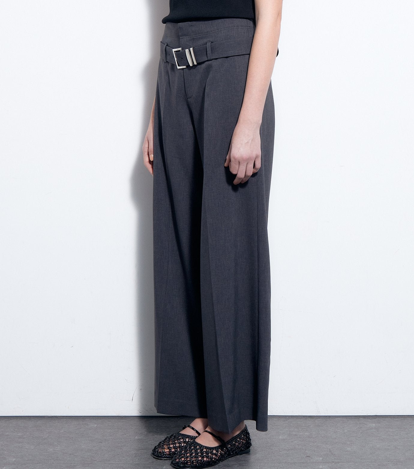 Low-Rise Trousers w/Belt