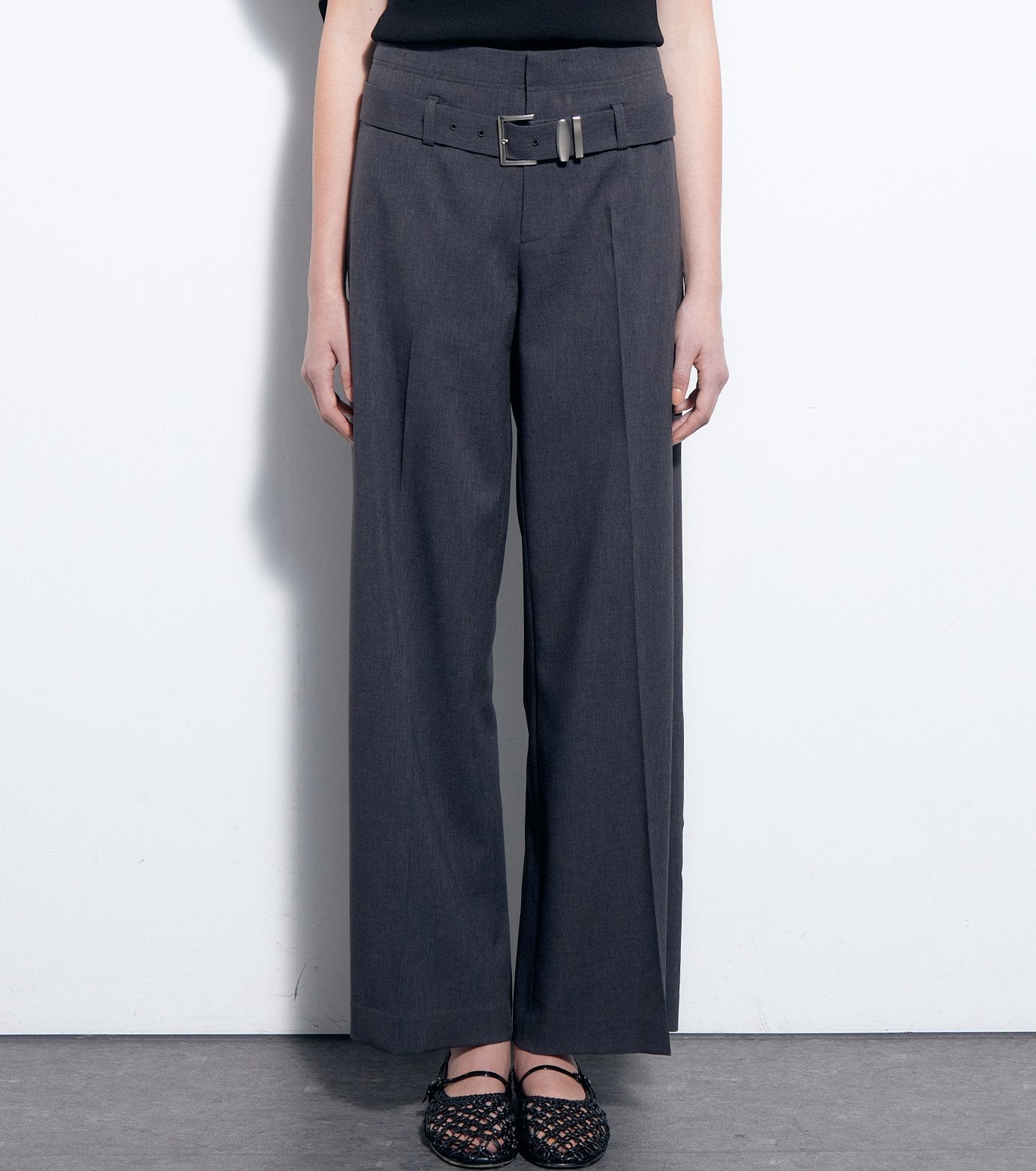 Low-Rise Trousers w/Belt