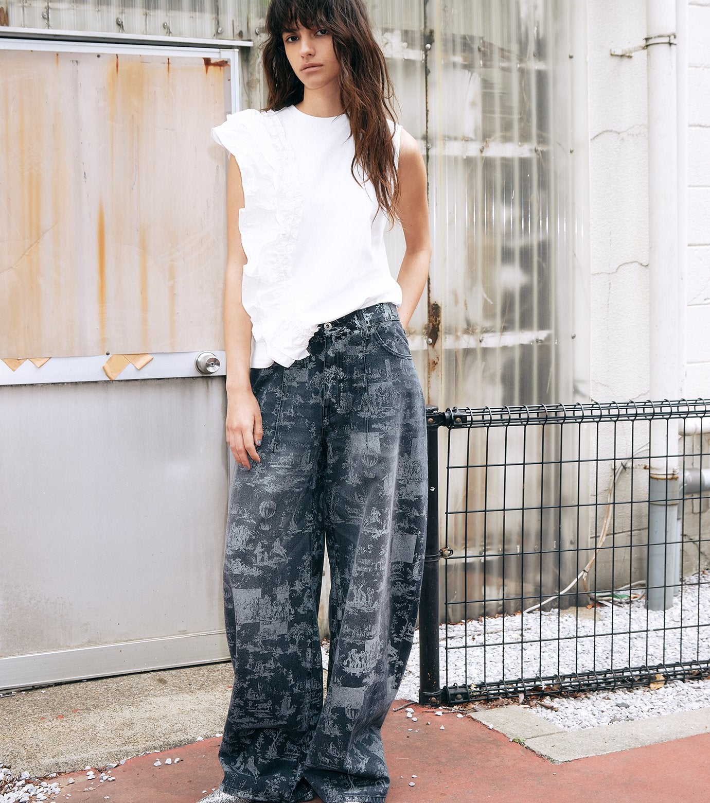 Wallpaper Print Barrel Jeans