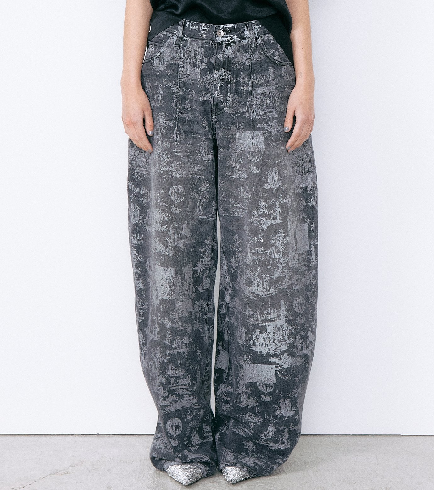 Wallpaper Print Barrel Jeans