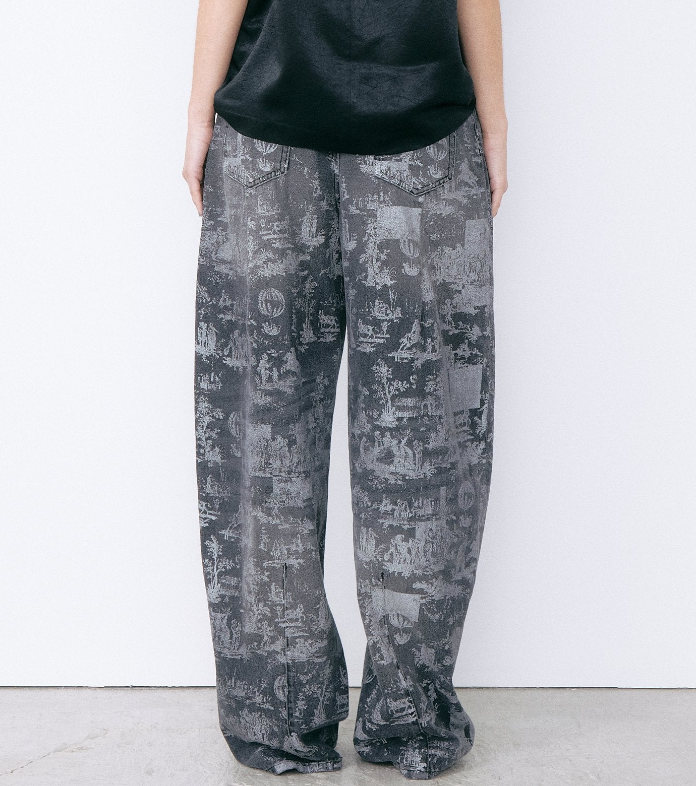 Wallpaper Print Barrel Jeans