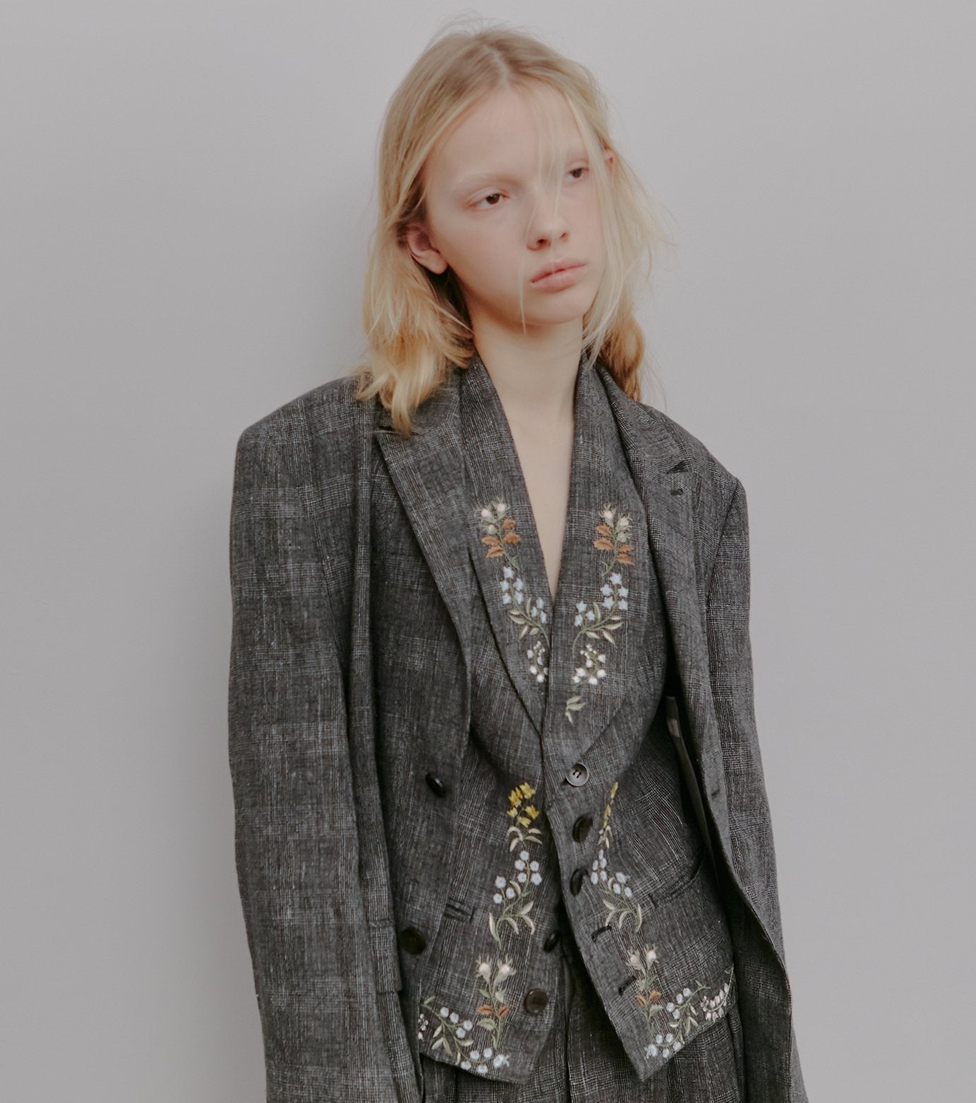 Jacquard Floral Embroidered Vest