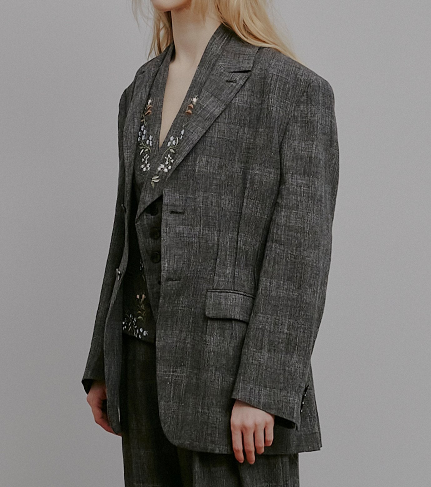 Jacquard Floral Embroidered Vest