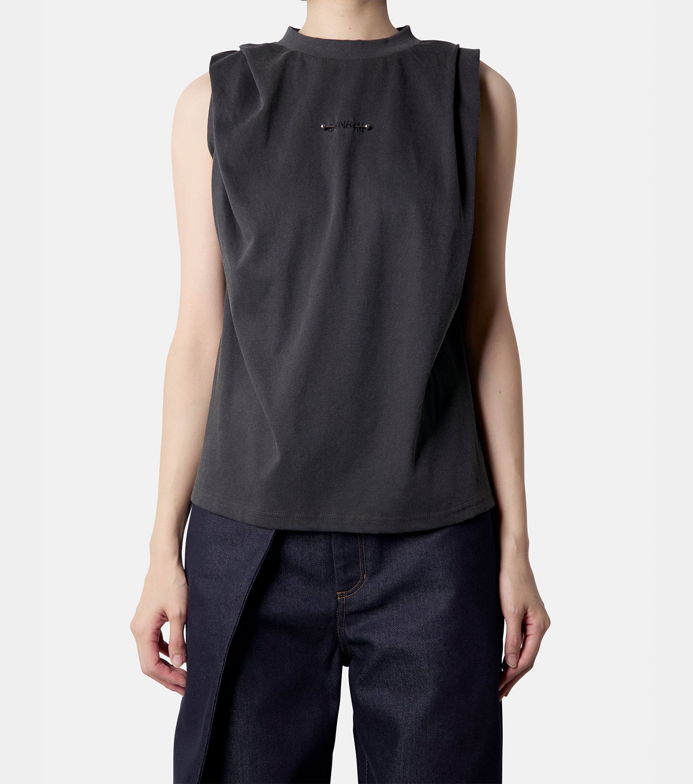 Demian Sleeveless