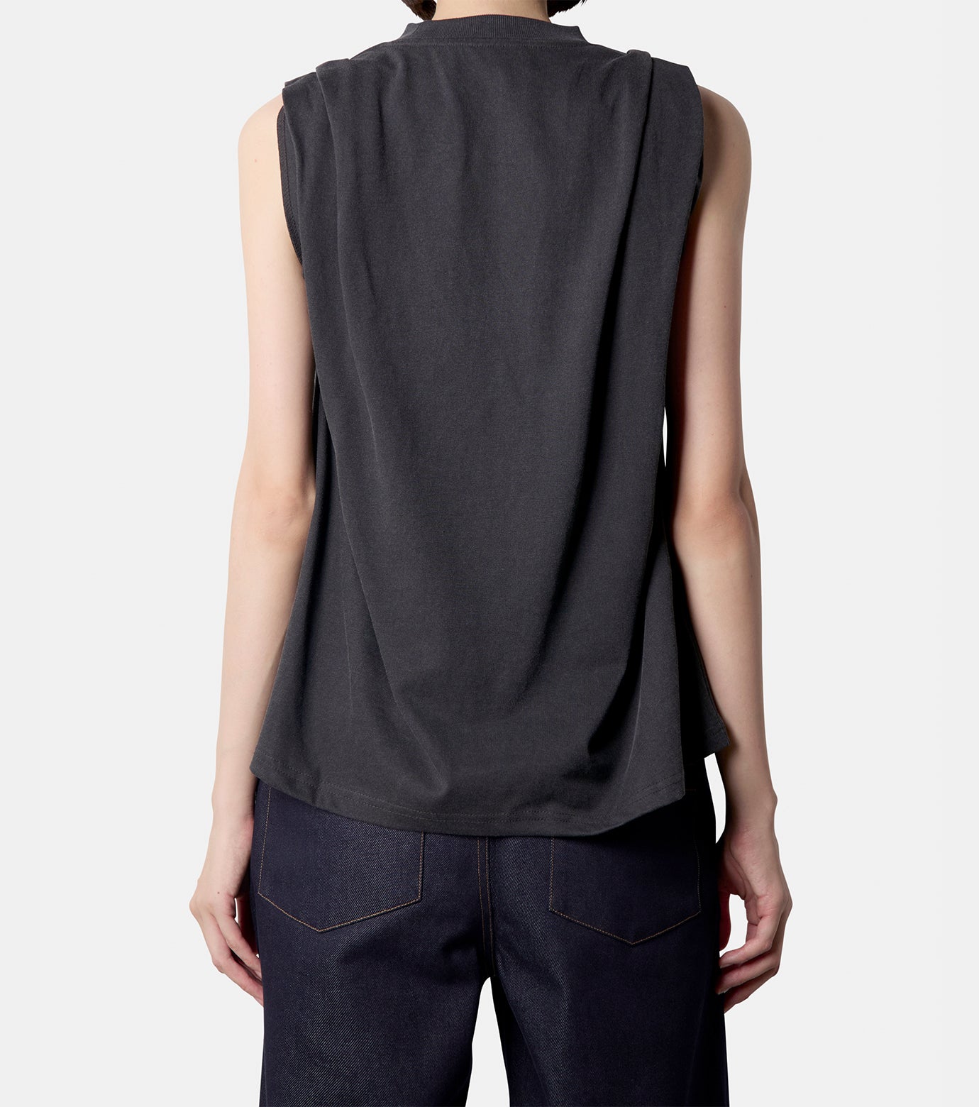 Demian Sleeveless