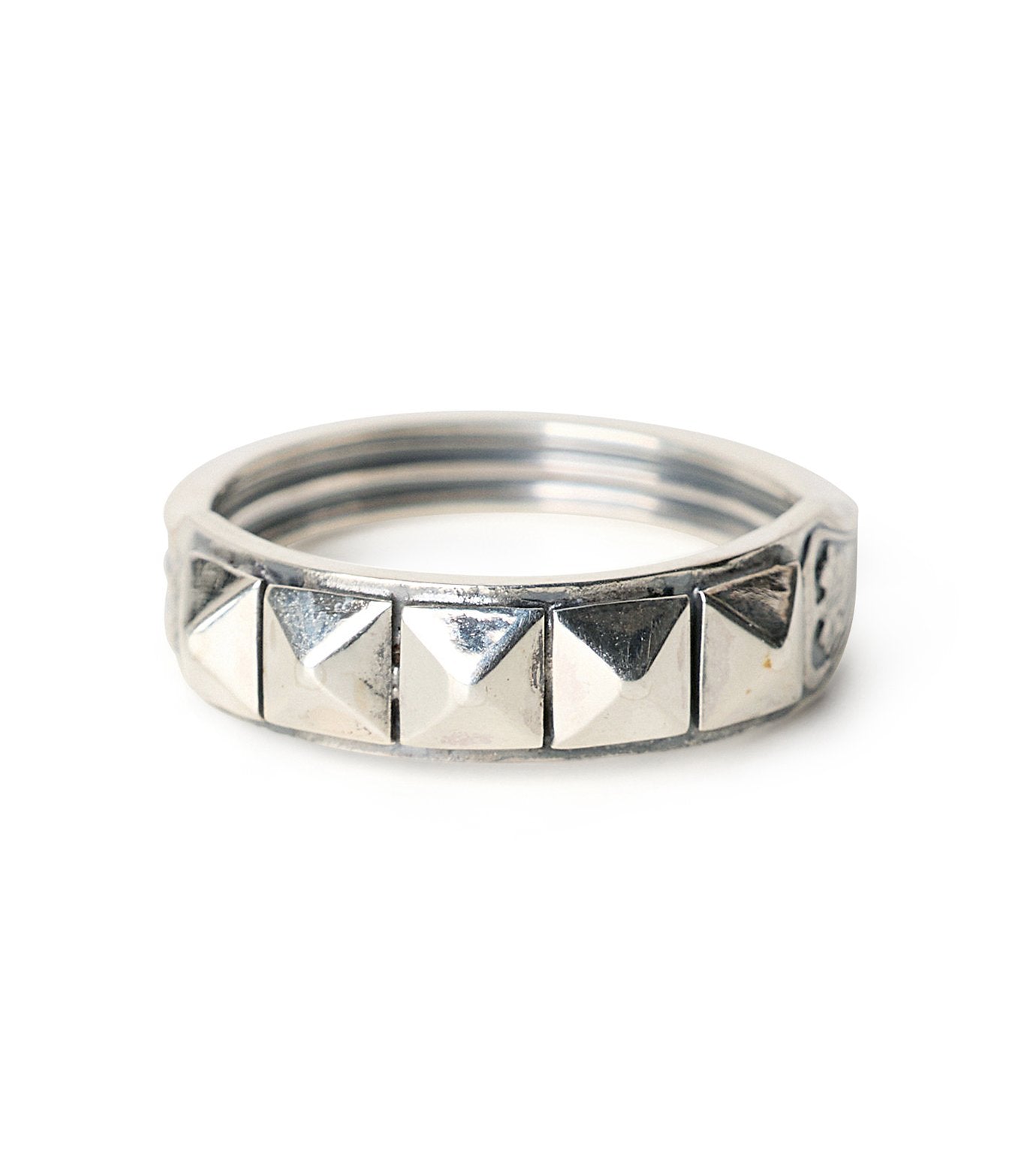 Studs Line Ring