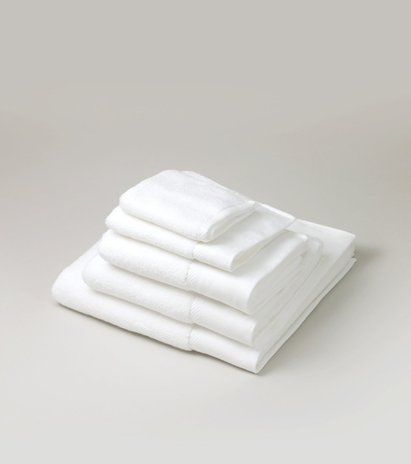 Couture Compact Bath Towel