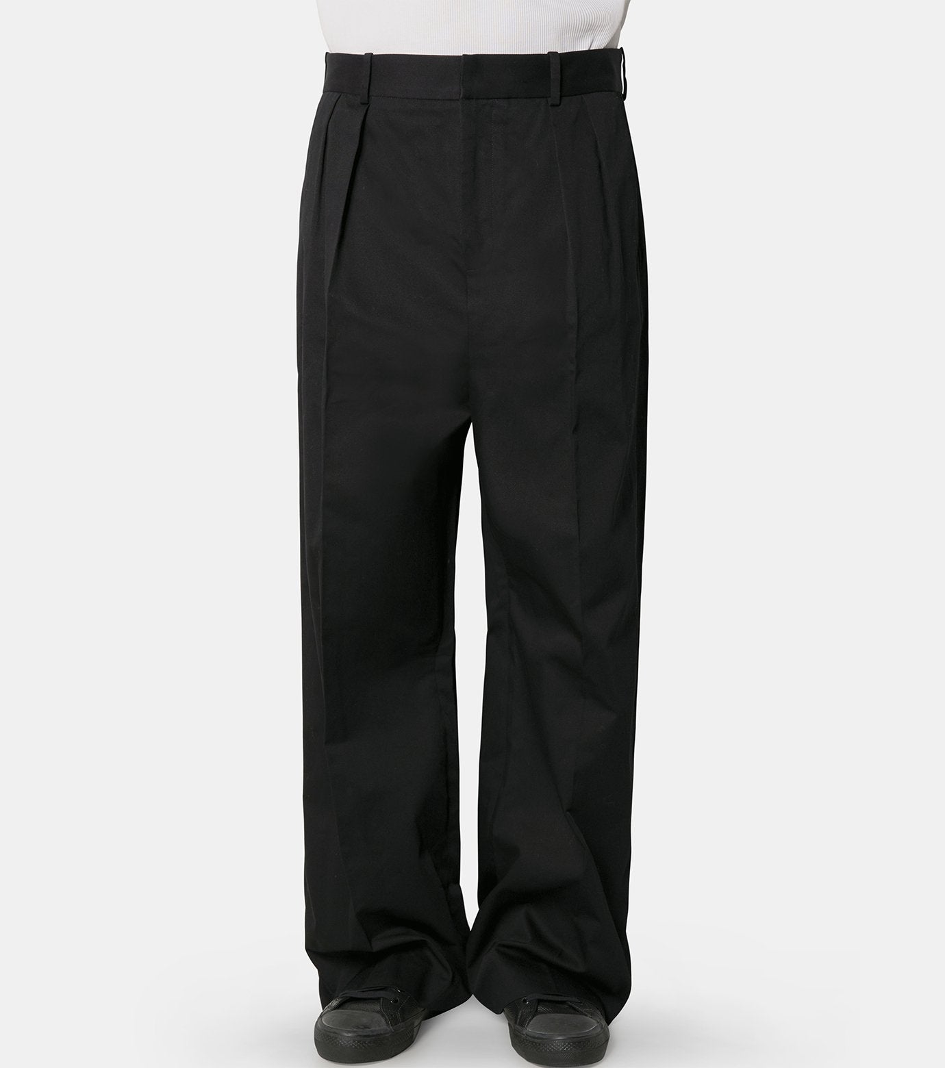 PLEATED TROUSERS