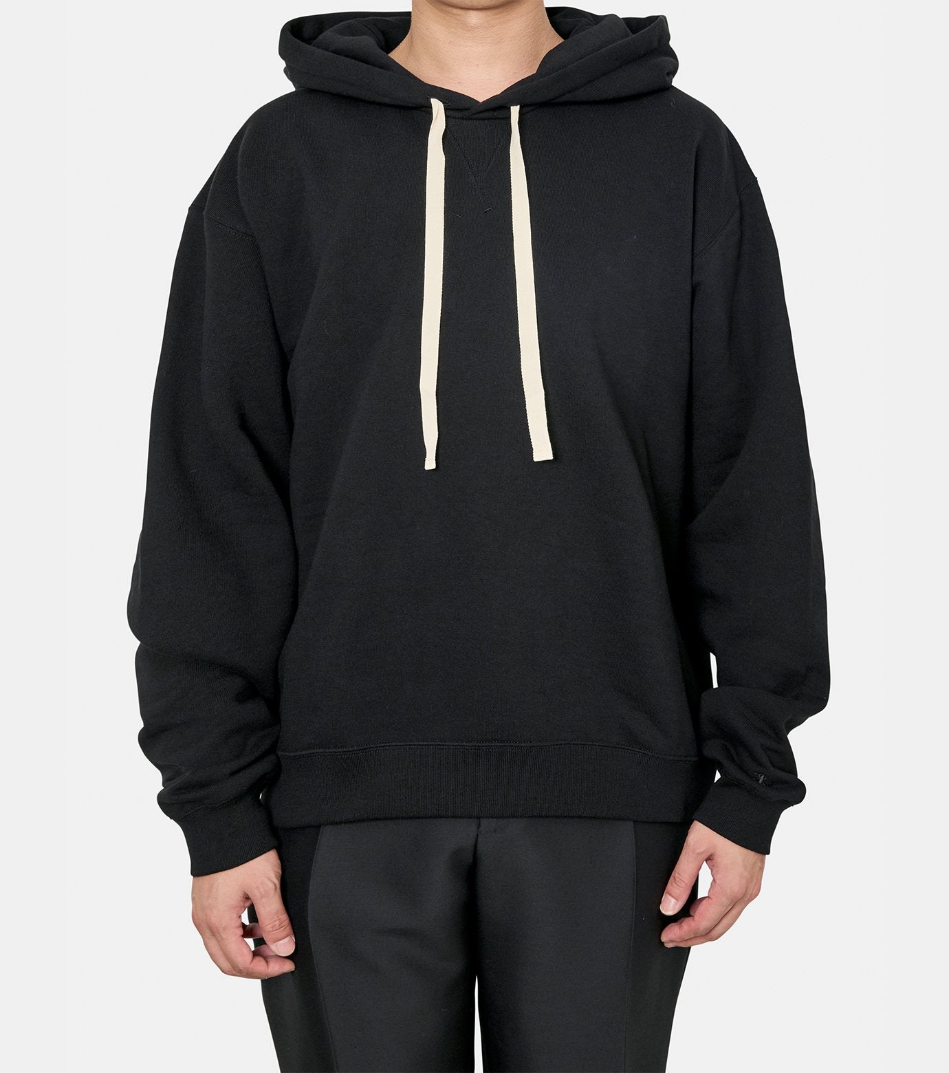 SWEATSHIRT 131 W/HOODIE EMB