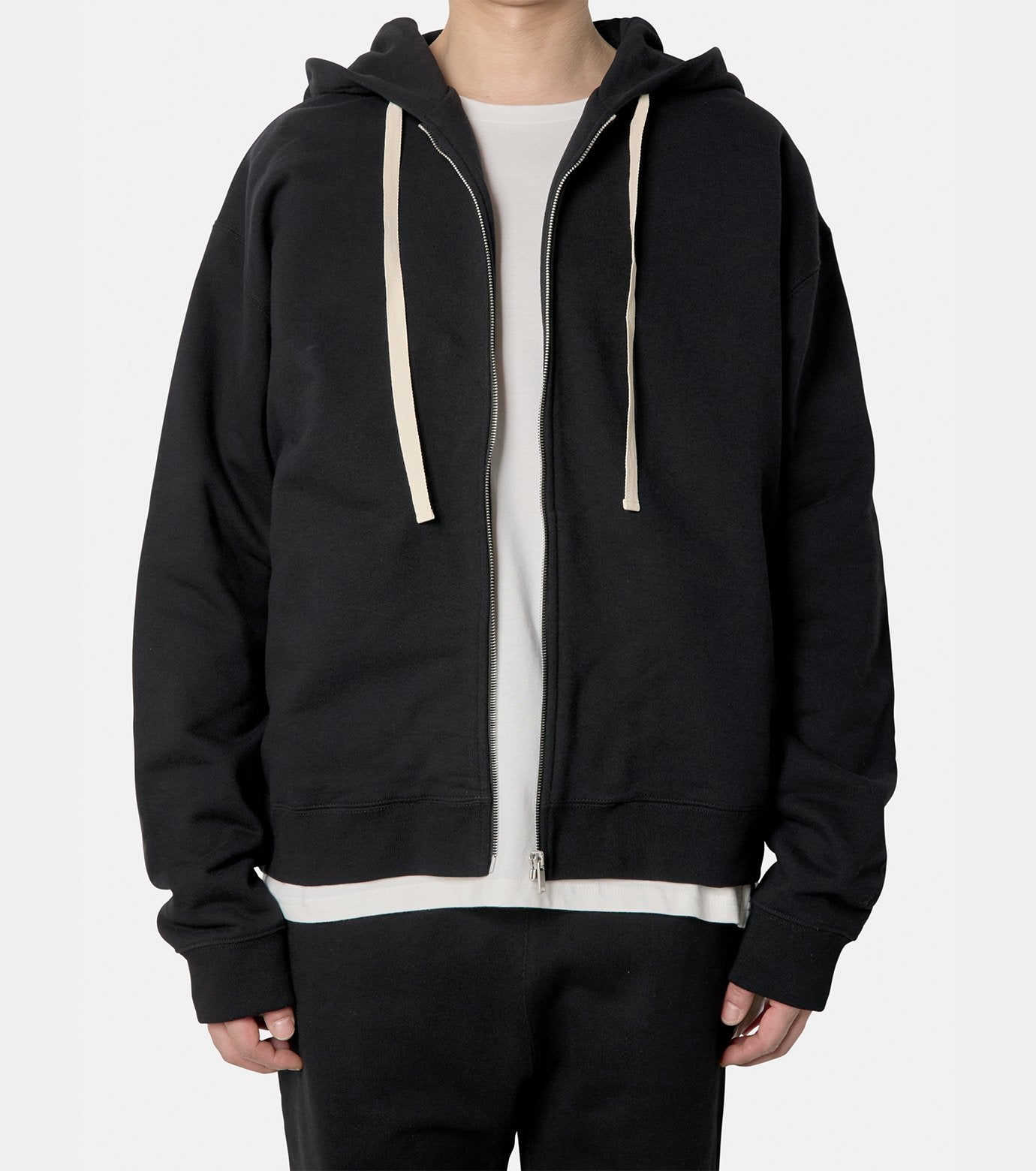ZIPPED HOODIE 106 EMB
