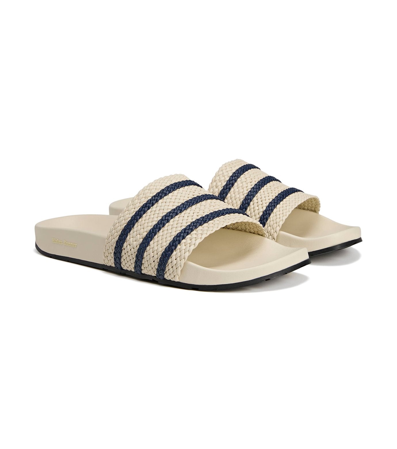 WB ADILETTE