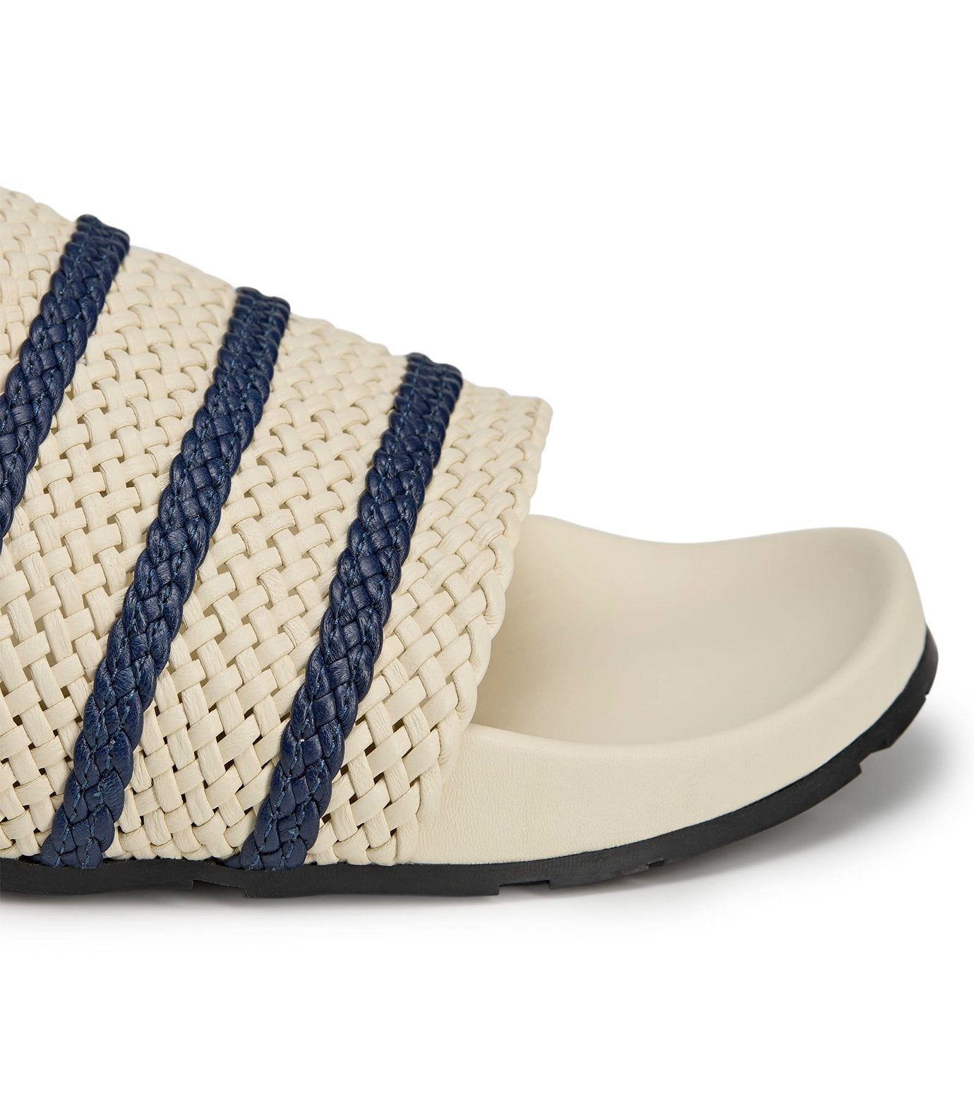 WB ADILETTE