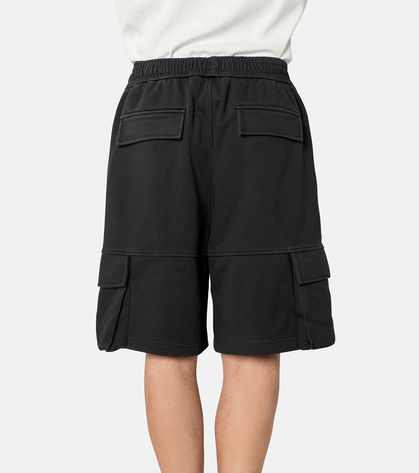 CARGO POCKET SWEATSHORT