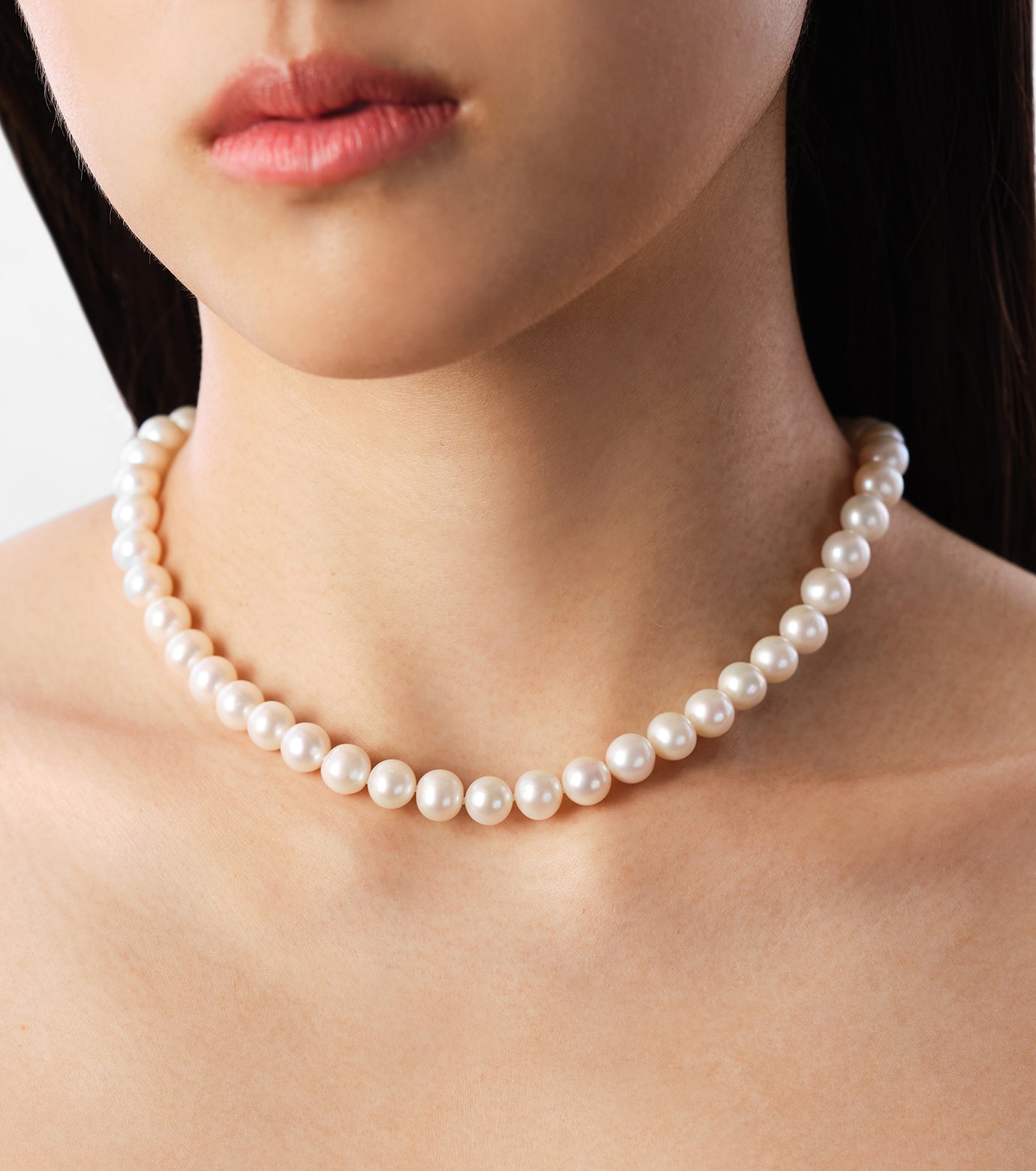 Madame pearl necklace