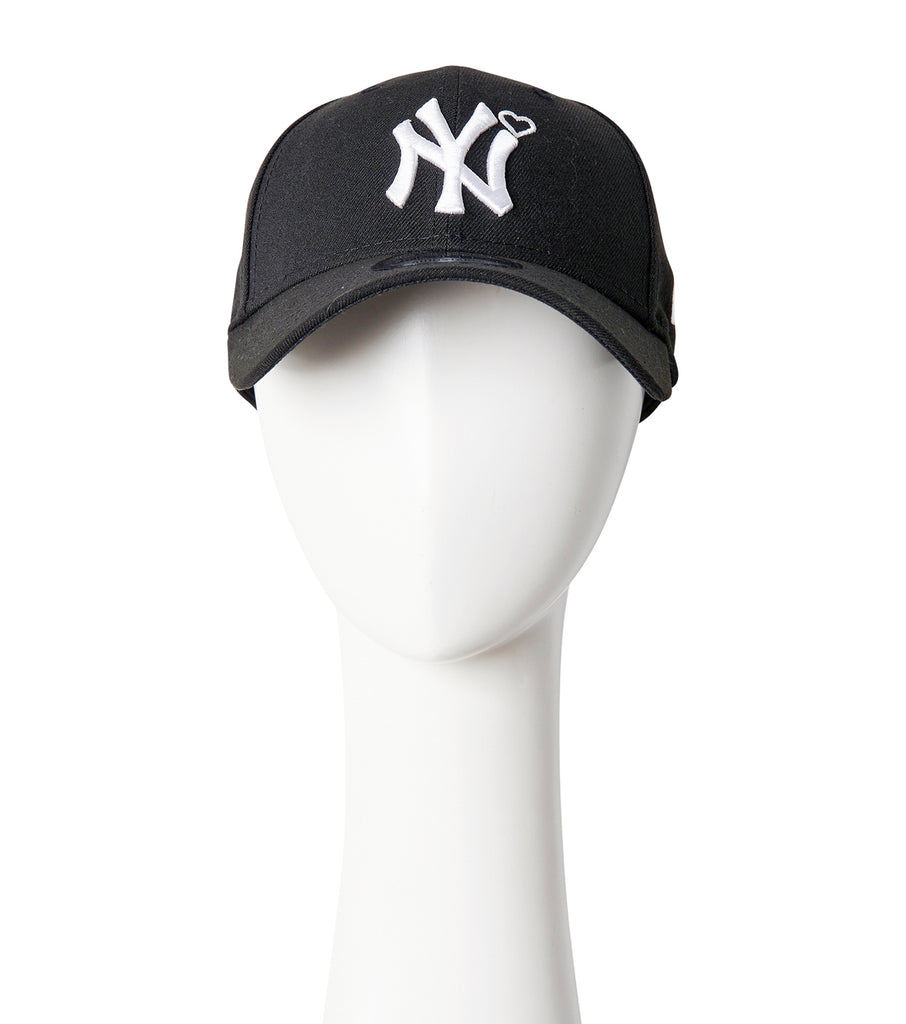 9 FORTY Yankees Heart Embroidery Cap